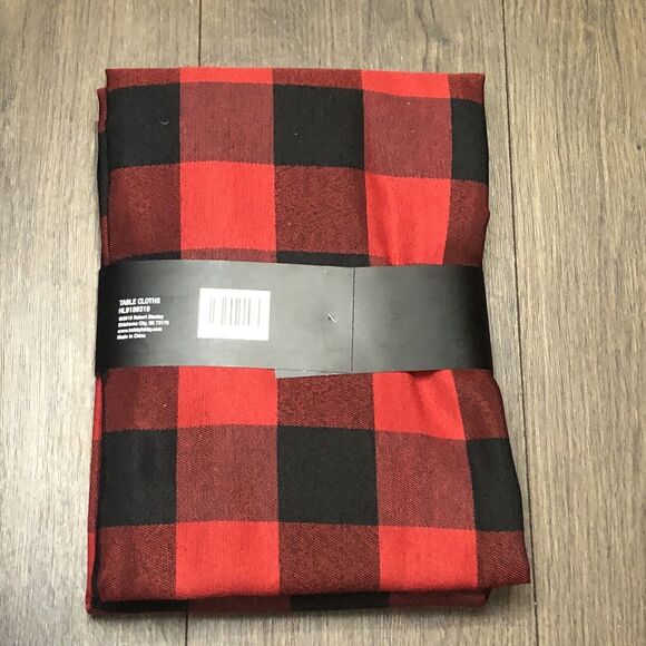 New CHRISTMAS Buffalo plaid tablecloth 60 x 84” inch water resistant Easy Care - Picture 9 of 12
